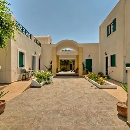 Aparthotel Phevos 3*