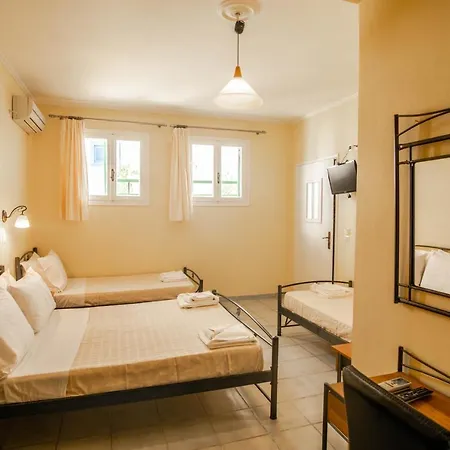 Phevos Lejlighedshotel Perissa (Santorini)