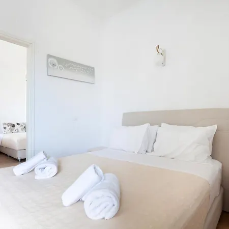 Lejlighedshotel Phevos Perissa (Santorini)
