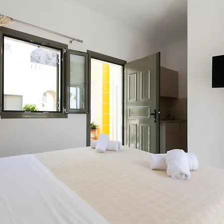 Phevos Lejlighedshotel Perissa (Santorini)